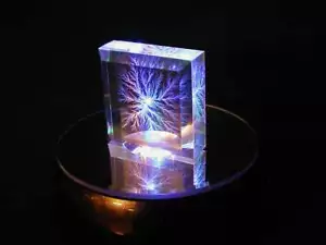 2" x 2" x 3/4" Beveled Lightning Lichtenberg Figure & Multicolor Lighted Base - Picture 1 of 8