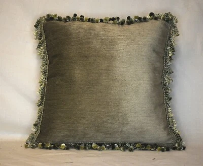 travesseiro decorativo verde sálvia com franja de borla para sofá de sala de estar - Imagem 1 de 2