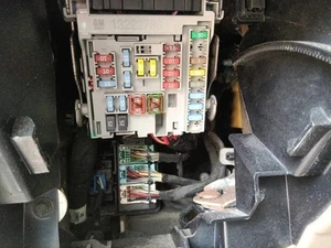 13 CADILLAC XTS Cabin Fuse Box - Bild 1 von 1