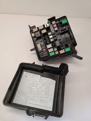 13-16 SANTA FE Fuse Box Engine Compartment US Market LWB 919512W000 - Image 1 of 4