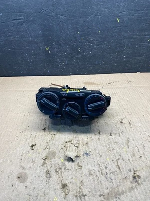 Nissan Juke 2011 a 2017 panel de control de temperatura de aire acondicionado OEM P7915 DG Foto 1 de 4