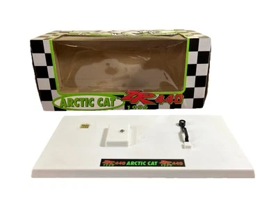 1996 Arctic Cat Zr 440 1:18 Scale Diecast Model Snowmobile Box And Stand Only - Image 1 of 4