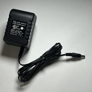 SIL AC/DC Adaptor Model UD120070D 12V 700mA - Picture 1 of 3