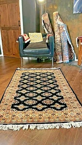 Authentic handmade hand knotted Carpet (5X3ft) - Picture 1 of 4