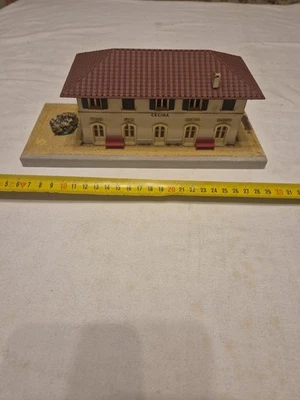 rivarossi stazione Cecina  IN LEGNO E PLASTICA anni 50 scala H0 no box bella - Immagine 1 di 4