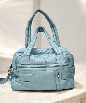 Bolso de Viaje Isaac Mizrahi New York Puff Acolchado Asas Correa Ajustable Foto 1 de 4