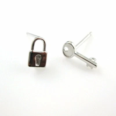 Alambre para pendientes enchapado en rodio sobre plata de ley - postes para pendientes - cerradura y llave (1 par) Foto 1 de 3