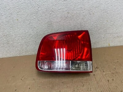 2004-2007 Volkswagen Touareg Right Passenger Rh Inner Tail Light Oem M7133 DW - Image 1 of 4