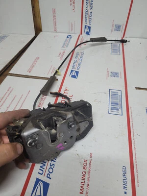 Chevrolet Traverse 2009-2017 paso delantero derecho puerta lateral cerradura pestillo actuador OEM Foto 1 de 3