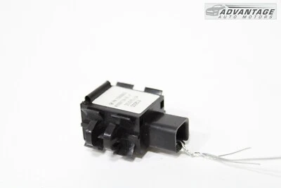 Cadillac XTS 2013-2019 delantero derecho pasajero asiento trasero lámpara de cortesía OEM Foto 1 de 4