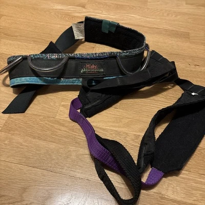 Arnés de escalada en roca Misty Mountain para mujer de colección talla mediana usado de colección Foto 1 de 4