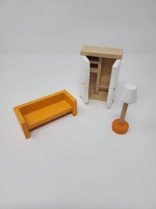 Muebles de madera para casa de muñecas Hape de 3 piezas - Imagen 1 de 13