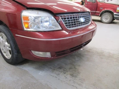 Used Front Bumper Assembly Front fits: 2004 Ford Freestar w/cornering lamps chro Foto 1 de 4