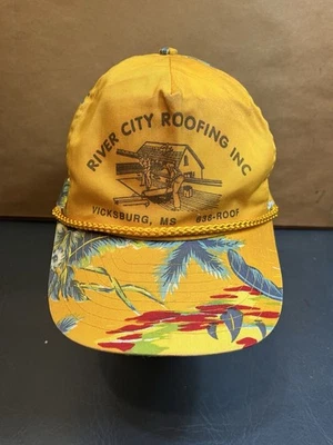 Sombrero amarillo hawaiano floral vintage River City Roofing Vicksburg Mississippi Foto 1 de 4