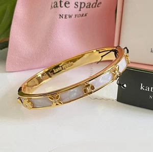 Signed Kate Spade New York Heritage Bloom Hinged Bangle gold £135 - Picture 1 of 22