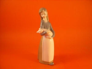 STATUINA LLADRO "Girl with Pig" - Foto 1 di 6