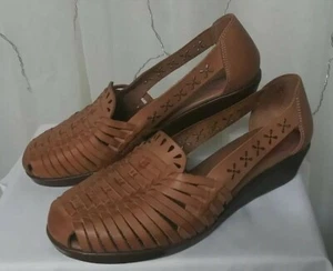 Comfortiva Tan Leather 'Fisherman' Weave Slip-On Loafer Shoes women's size 7 - Picture 1 of 11