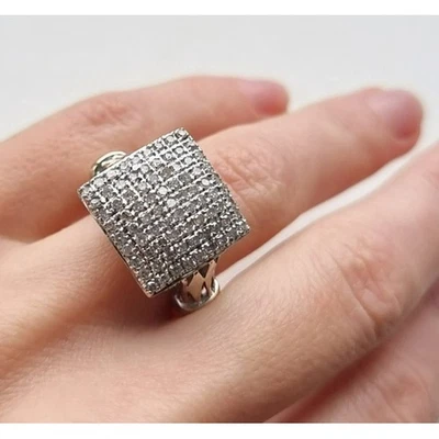 14K WHITE GOLD 1.5 ct NATURAL ROUND  DIAMOND CLUSTER STATMENT  RING SIZE 7.5 AT - Image 1 of 4