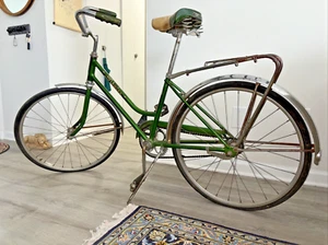 Vintage Schwinn Deluxe Breeze Green Women's Bike September 1967 JC18590 - Picture 1 of 3