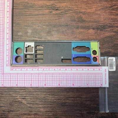 Protector de E/S ATX para placa base desconocida placa posterior de E/S Foto 1 de 2