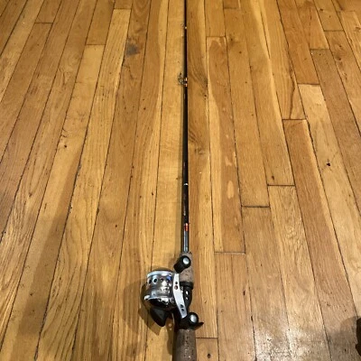 Berkley Lightning Rod 5'6" Pistol Grip Casting OMEGA Z02 reel Combo - Image 1 of 4