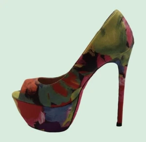 Pre-Owned Women’s Betsey Johnson Bridgitt Multicolor Platform Pumps - Size 6 - Picture 1 of 7