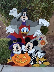 Disney Halloween Group -vertical. Mickey, Minnie, Goofy, Donald And Pluto
