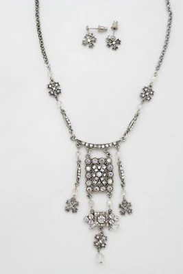 Donna Argento Metallo Catena Moda Collana Set Fiore Croce Artsy Bohemien Look - Immagine 1 di 4