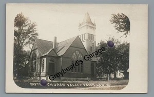 RPPC Baptist Church VALLEY FALLS KS Kansas Vintage Echtfoto Postkarte - Bild 1 von 2