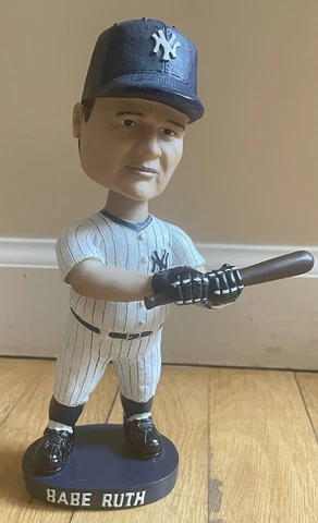 BABE RUTH BOBBLEHEAD NEW YORK YANKEES 2002 FIRST EVER  STADIUM GIVEAWAY-NO BOX Cover