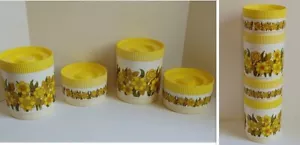 4 Bidoni impilabili vintage Alladinware con coperchi anni 70 fiori gialli MCM retrò - Foto 1 di 15
