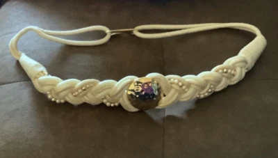 Cinturón de cuerda trenzada elástico vintage marfil y oro martillado metal perla cierre de gancho Foto 1 de 4