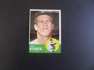 1963 TOPPS TONY KUBEK YANKEES BASEBALL CARD #20 EX #63