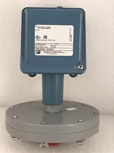 UNITED ELECTRIC CONTROLS H100-525 / H100525 Pressure Switch - Picture 1 of 5