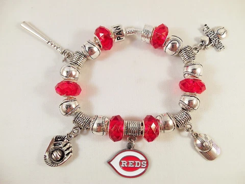 GLASS BEADS Official MLB CINCINNATI REDS Baseball Charm Bracelet CRYSTAL SILVER Cover