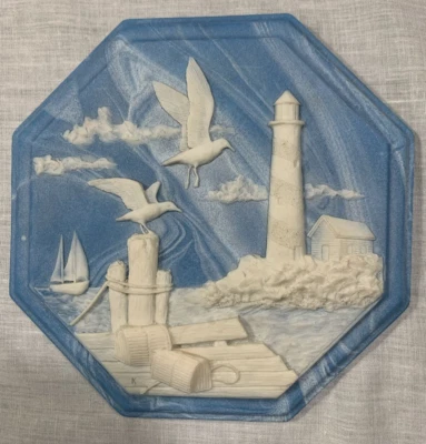 Placa de pared de resina azul octogonal 3D | Diseño de gaviota faro con incrustación blanca Foto 1 de 3