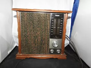Vintage Maple Wood RCA AM FM Radio, Mid Century, Cloth Front, Table Top. Works - Picture 1 of 8