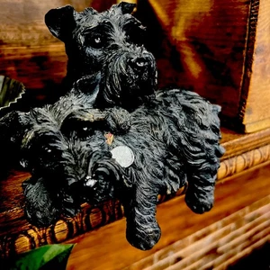 Black Scottie Scottish Terrier Dog Playing Shelf Sitter Mantle Hanger Scotty VTG - Picture 1 of 9