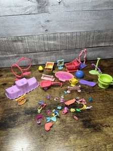 Lot Of Littlest Pet Shop Accessories Podium, Shopping Cart, Bed And More - Picture 1 of 11