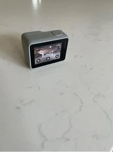 GoPro Hero7 Wi-Fi Waterproof 10MP Video Camera with GPS - Silver. *HUGE BUNDLE! - Picture 1 of 3