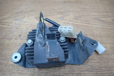 Honda CX500C 1982 regulador de voltaje rectificador Foto 1 de 4