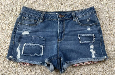Lauren Conrad Women's sz 8 Distressed Mid Rise Denim Jean Shorts  (30" Waist) - Image 1 of 4