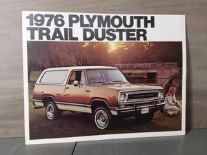 Folleto de autos para concesionarios Trail Duster Plymouth 1976 - Imagen 1 de 3