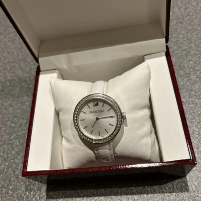 Reloj Swarovski de lujo hecho en Suiza para mujer Foto 1 de 4