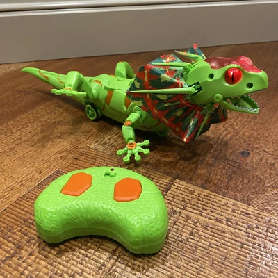 Adventure Force Radio Remote Control Lunging Lizard - lunges, shrieks, chomps - Image 1 of 4