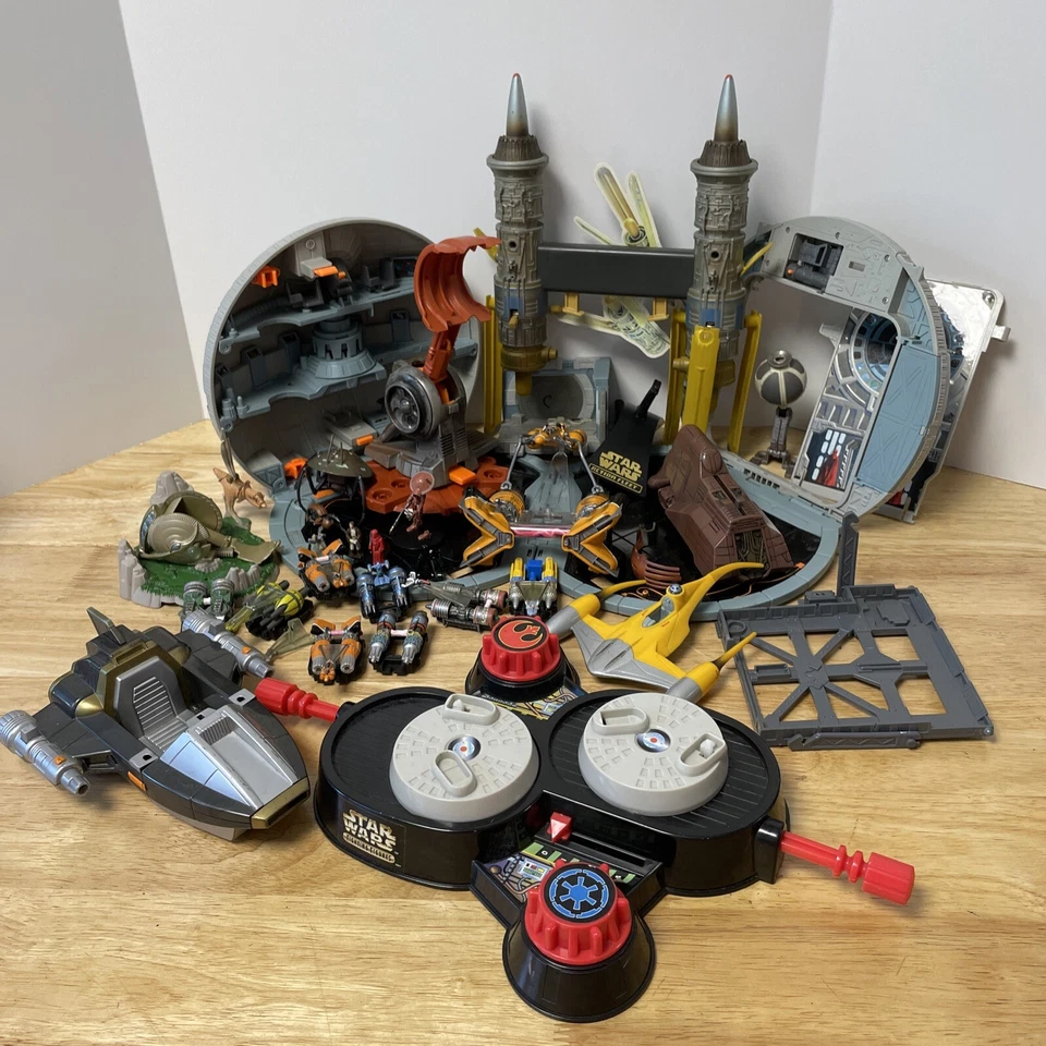 Star Wars Micro Machines 1998 Action Fleet VTG Figures PLUS Lot of 30+ Pieces - Image 1 of 4