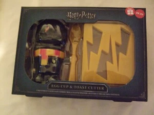 New Harry Potter Potion Egg Cup & Toast Cutter - Picture 1 of 2