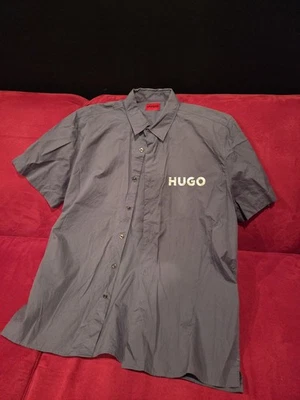 NOVA CAMISA MASCULINA MANGA CURTA HUGO BOSS *EBOR* LOGOTIPO-Impressa 100% Algodão XXL/2XL - Imagem 1 de 4