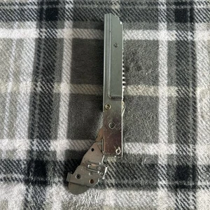 WB10X21809 GE Oven Door Hinge P019 OEM Hotpoint WB10X21809 - Picture 1 of 2