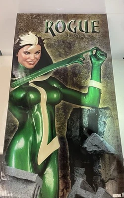 Sideshow Collectibles Rogue Comiquette Adam Hughes 1 de 1500 Foto 1 de 4